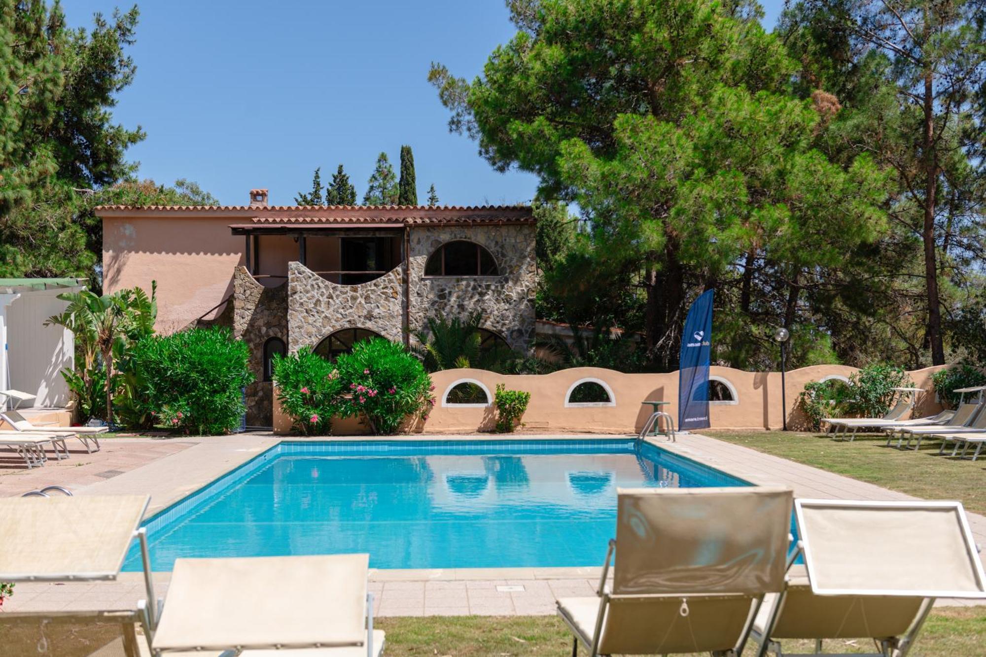 فندق Amareclub Rocca Dorada سانتا مارغريتا دي المظهر الخارجي الصورة